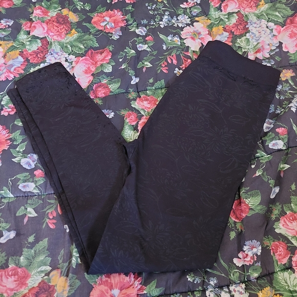 Floral Black Goth Legging - Picture 2 of 4
